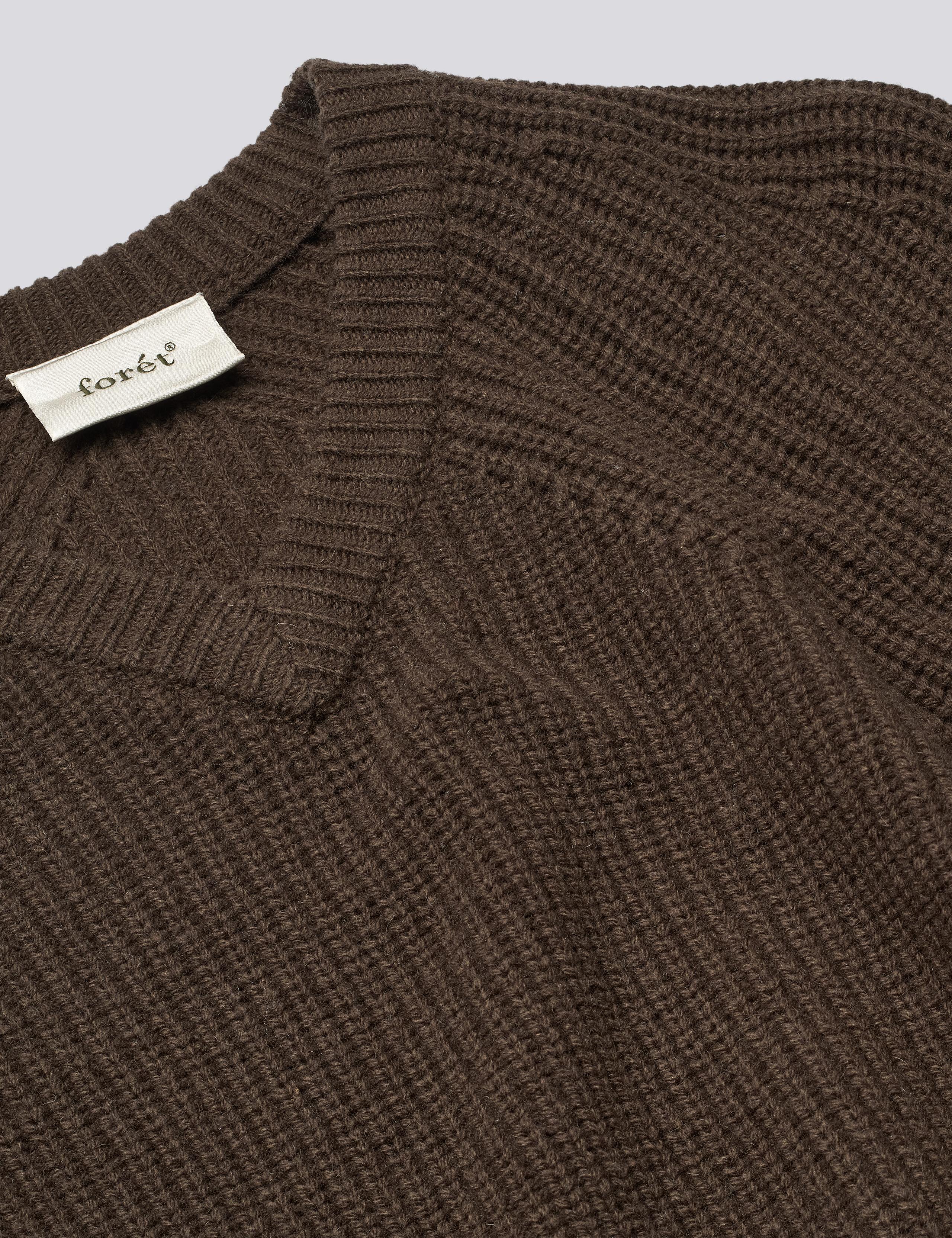 DELTA WOOL V-NECK KNIT - DARK BROWN - Image 4